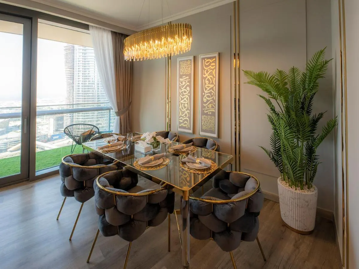 شقة First Class 2Br With Full Dubai Skyline & Sea View